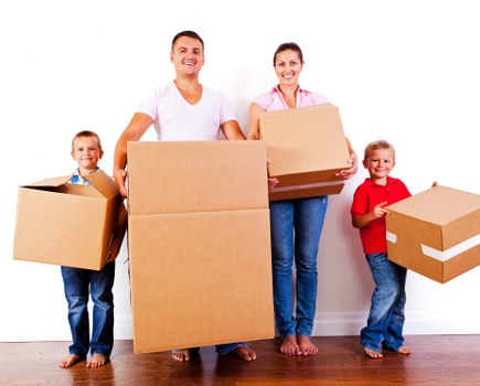 Packing and lifting support for a flat move in Haggerston