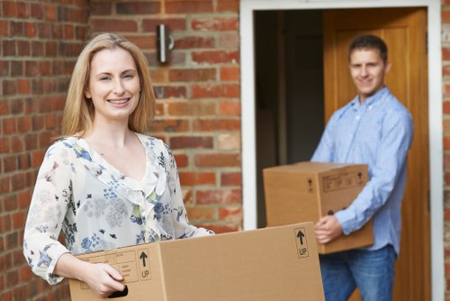 Flexible moving support in Haggerston neighborhood